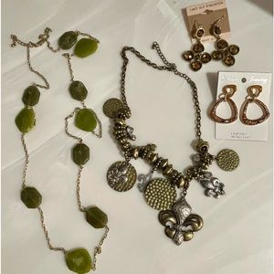 NEW Lot x 4 necklace and earrings beaded and fleur de lis
